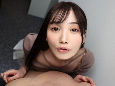 【VR】入院中、隣の患者の超美人な彼女にこっそり連続射精させられた僕。本田もも